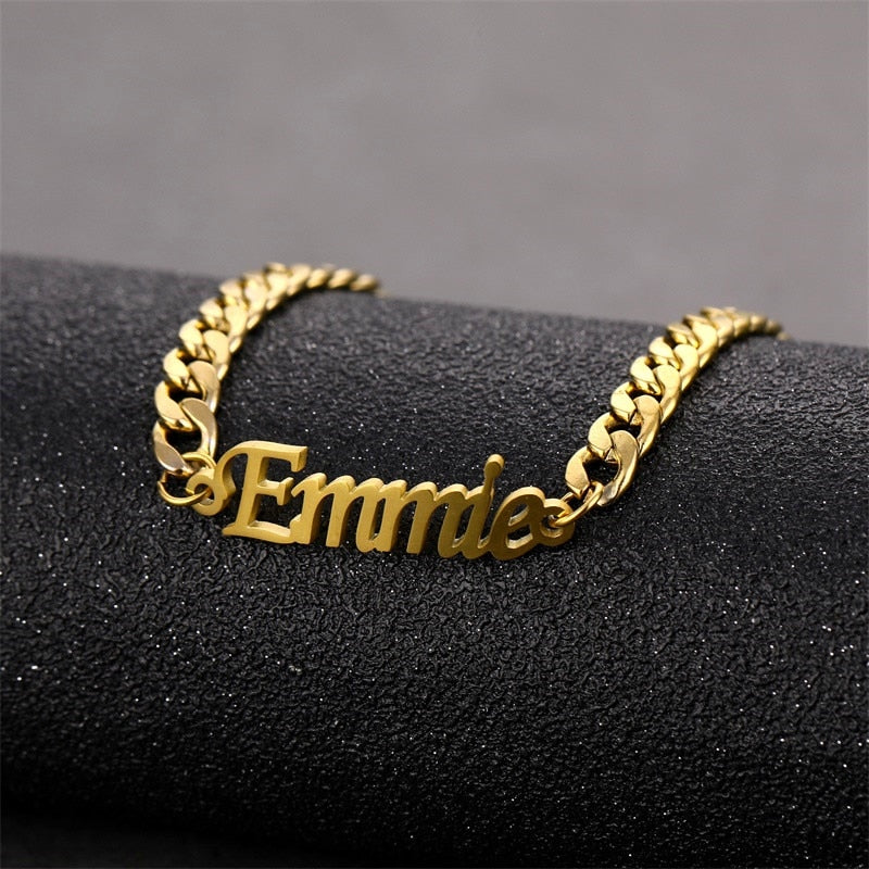 Cuban Chain Nameplate Bracelet close-up